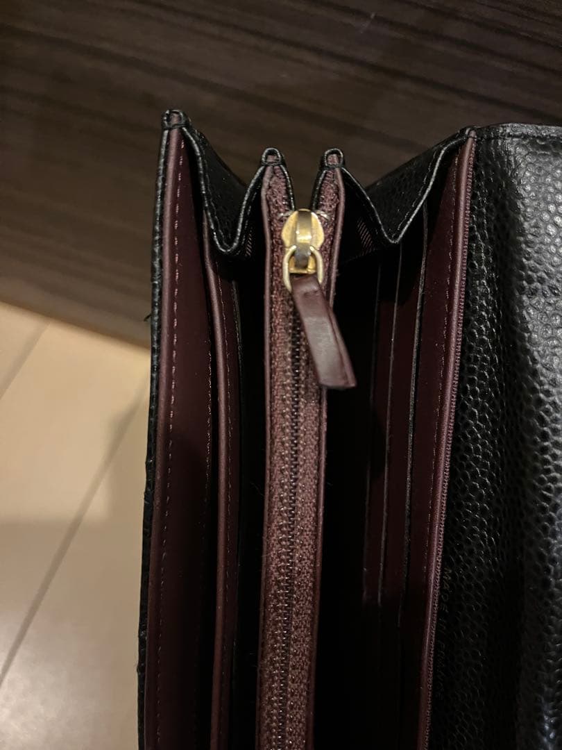 CHANEL キャビアスキン　ブラック長財布　マトラッセ