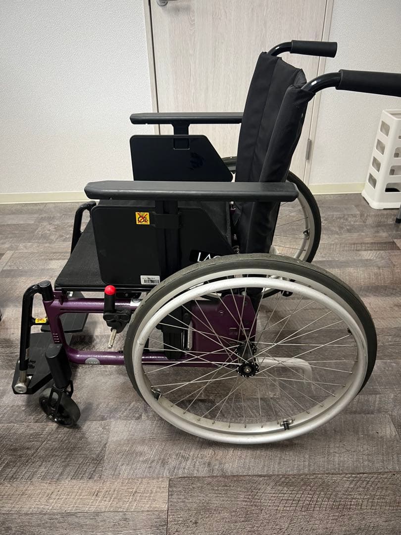 etac 自走式車椅子45S (送料込み)