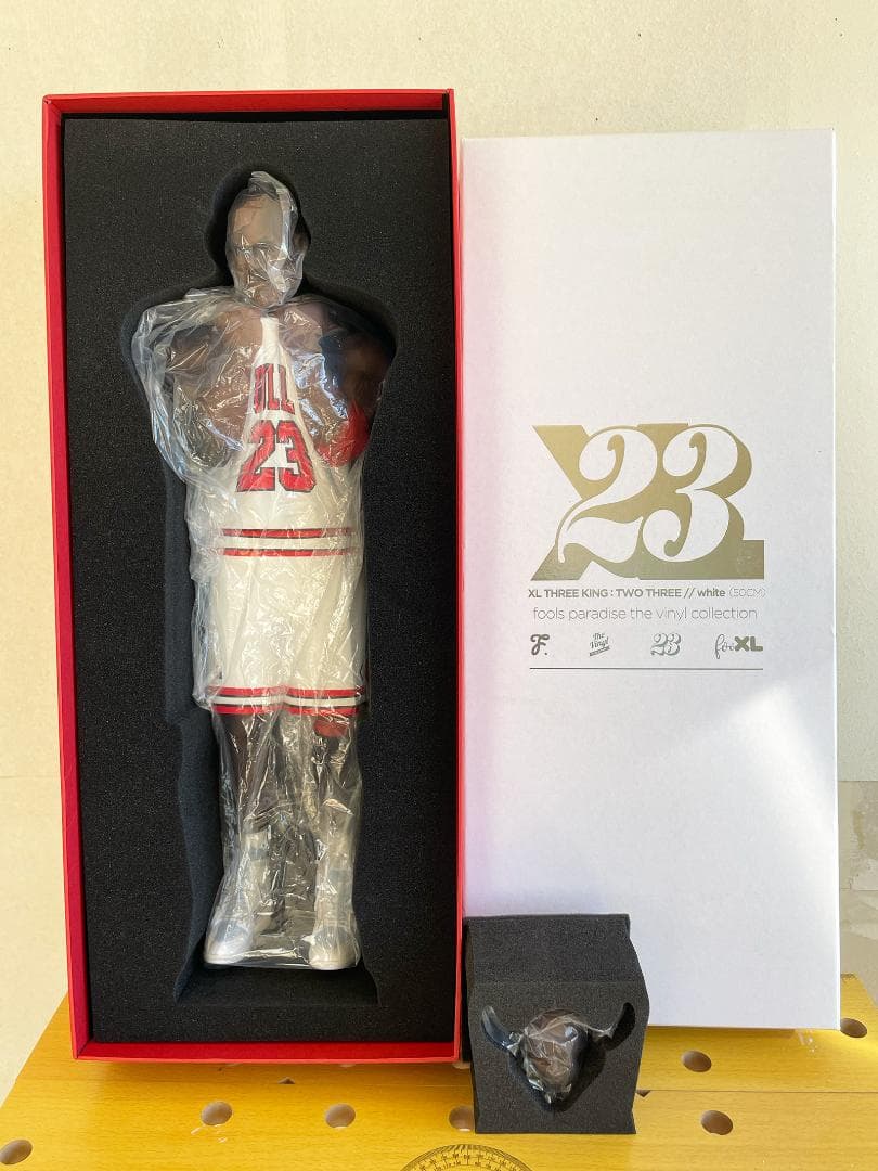 XL Three King Jordan 23 ホワイトバージョン 50cm