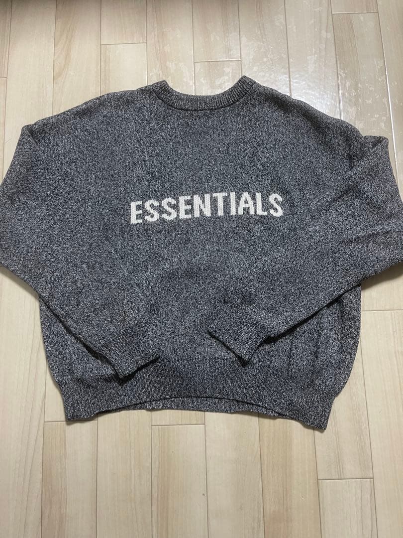 ESSENTIALS グレー ニット Mサイズ