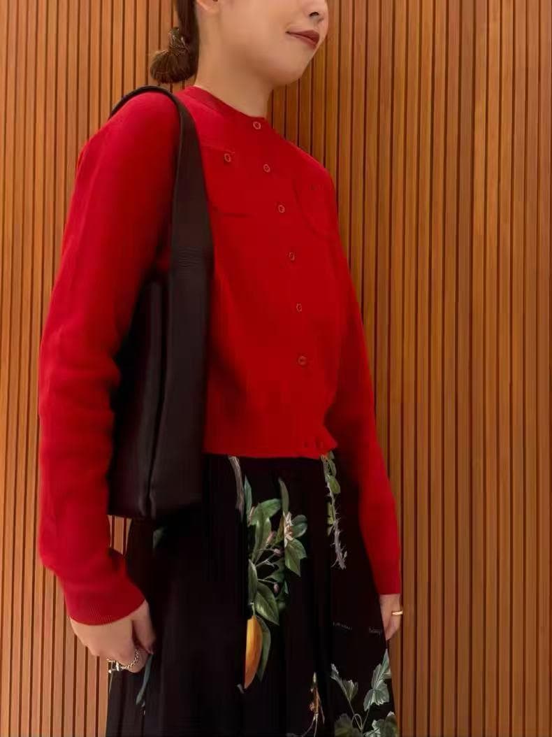 未使用品、CABaNコットンカシミヤ クルーネックカーディガン　レッドS