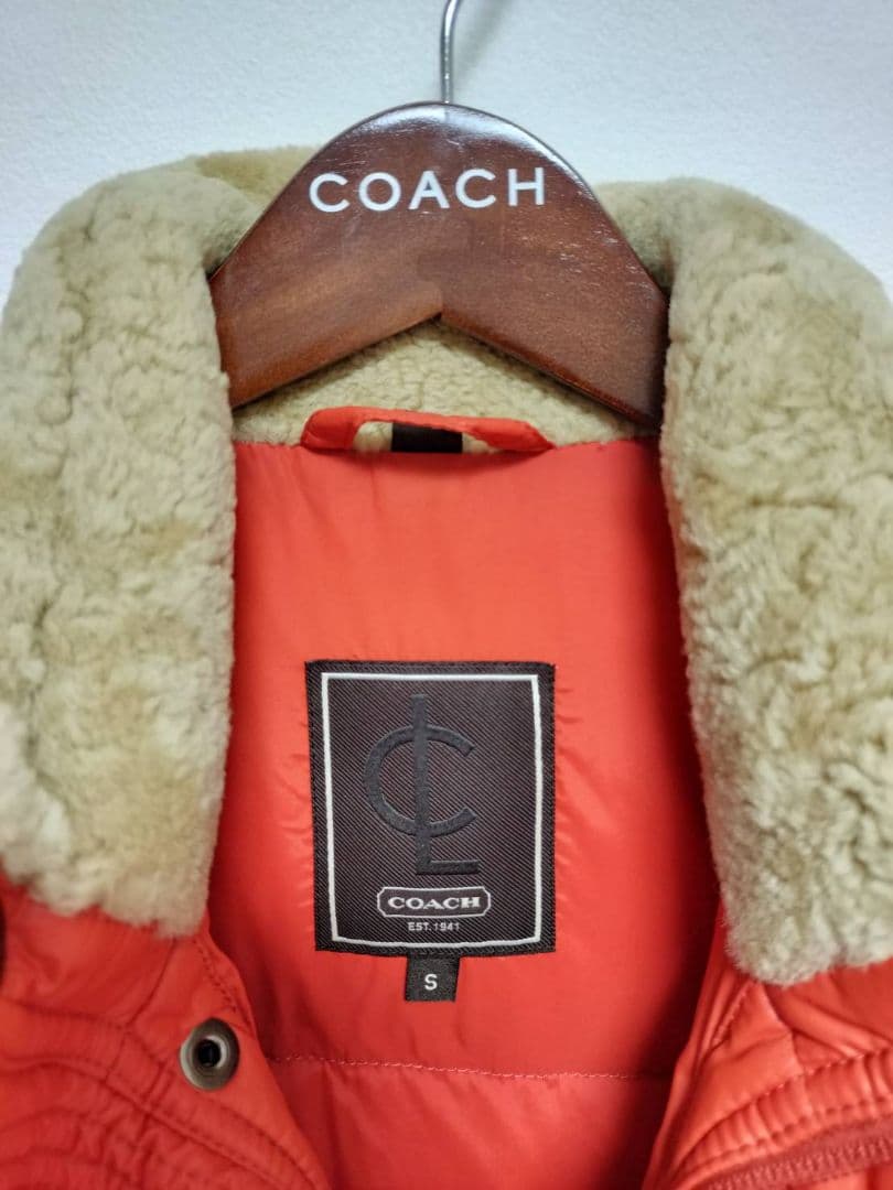【最終価格】コーチ　ダウンジャケット　オレンジ