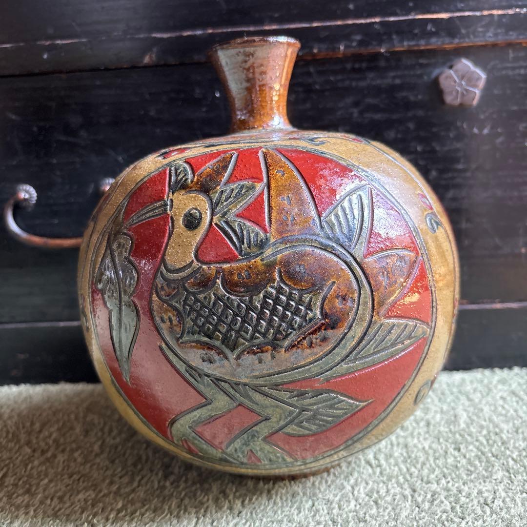 沖縄　やちむん　新垣勲　壺屋焼　飾り壺　鳥　魚　赤絵　陶器製　土もの