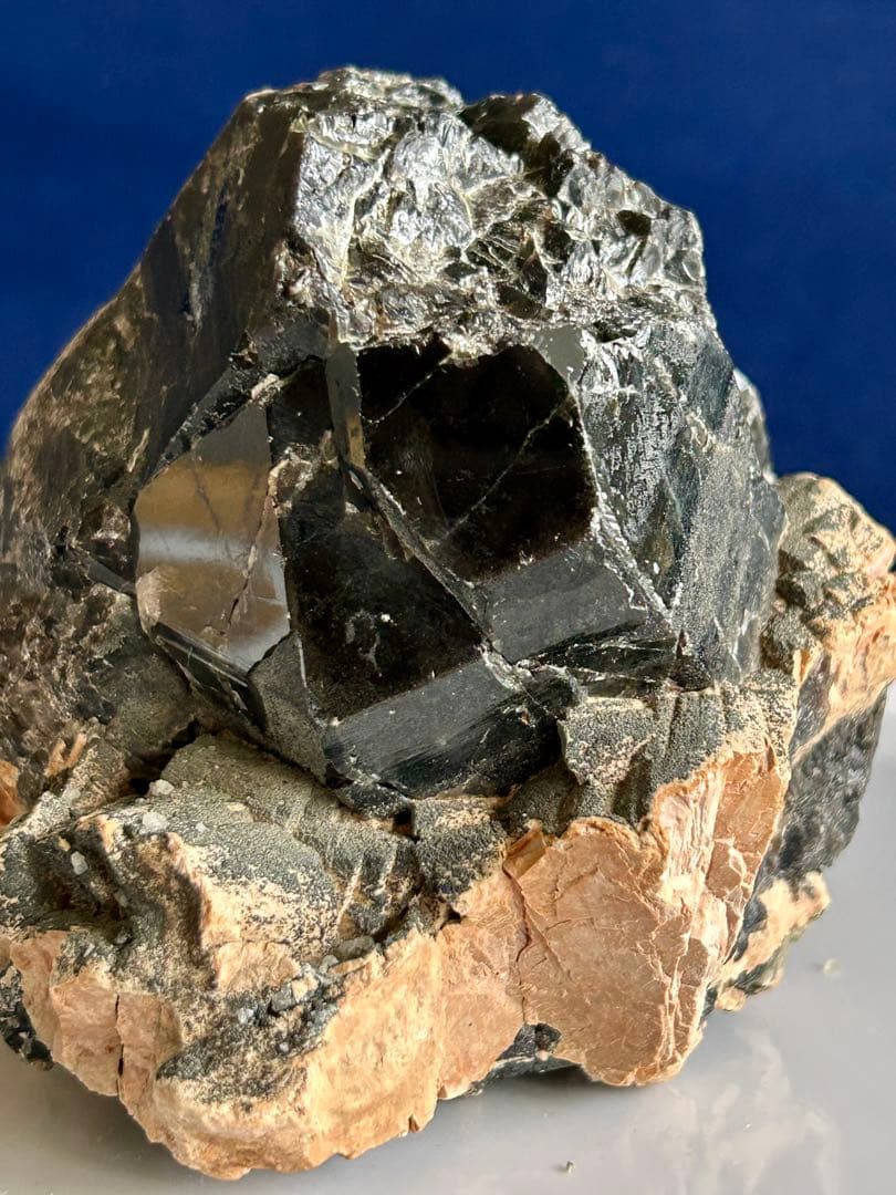 【超特大830g】強力な魔除けの石！ モリオン（黒水晶）クラスター/原石 鑑賞石