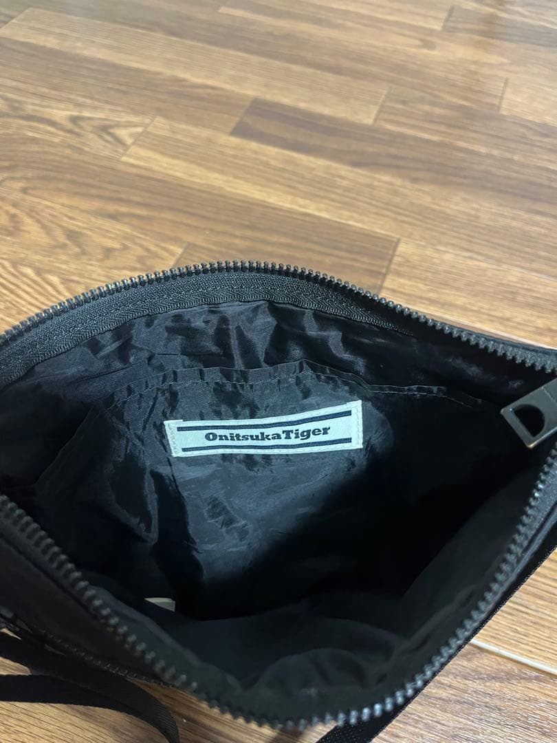 Onitsuka Tiger ブラック サコッシュ