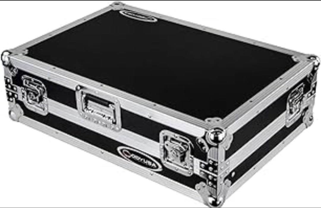 PioneerDJ DDJ-800 PCDJコントローラーとODYSSEYケース