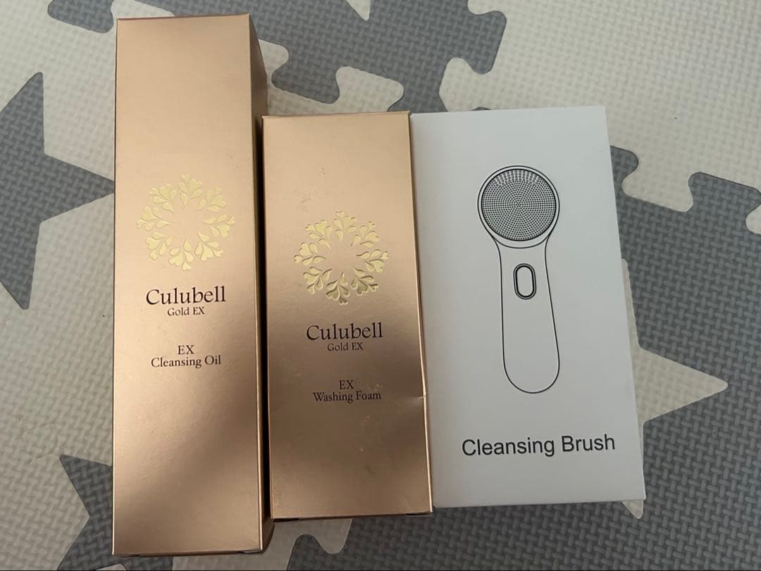 クリューベル　クレンジング、洗顔料➕電動ブラシ付き