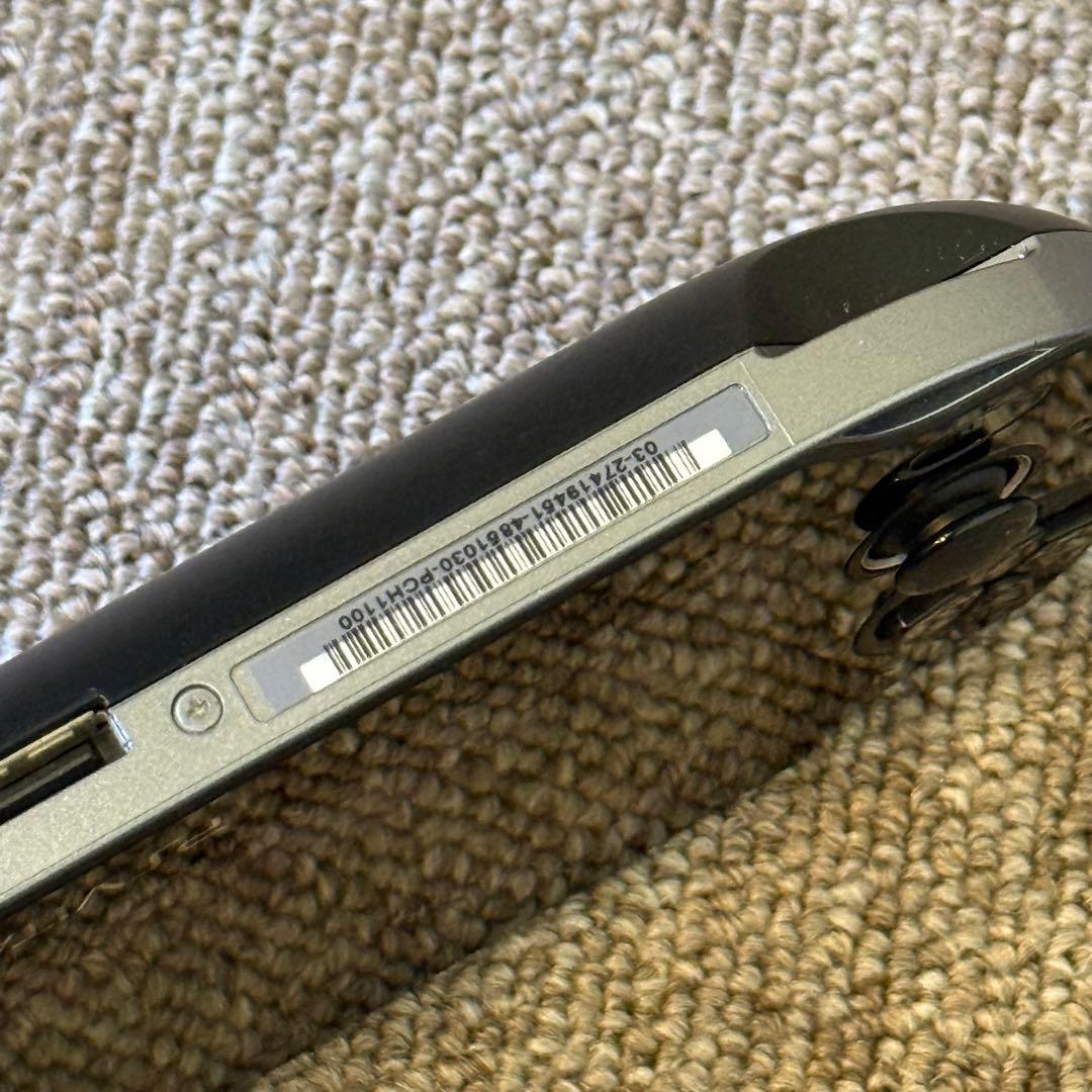 PSVITA PCH-1100 クリスタル・ブラック 箱付き