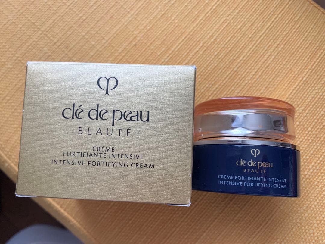 値下げしました！【クレ・ド・ポー ボーテ】　　クレームアンタンシヴｎ