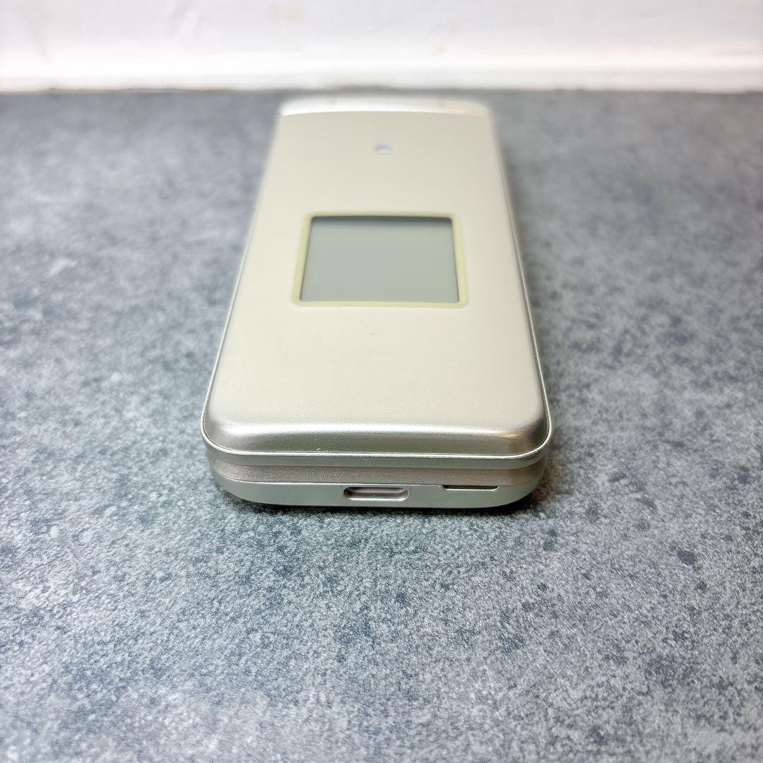 極美品 KYOCERA 京セラ KYF43 かんたんケータイ ガラケー ゴールド