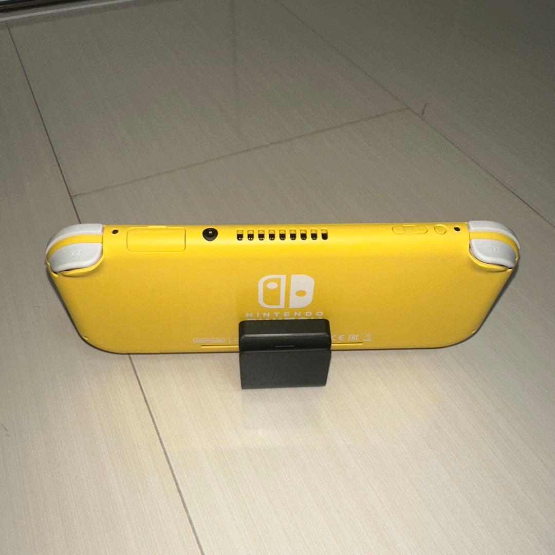 Nintendo Switch Lite イエロー スタンド付き