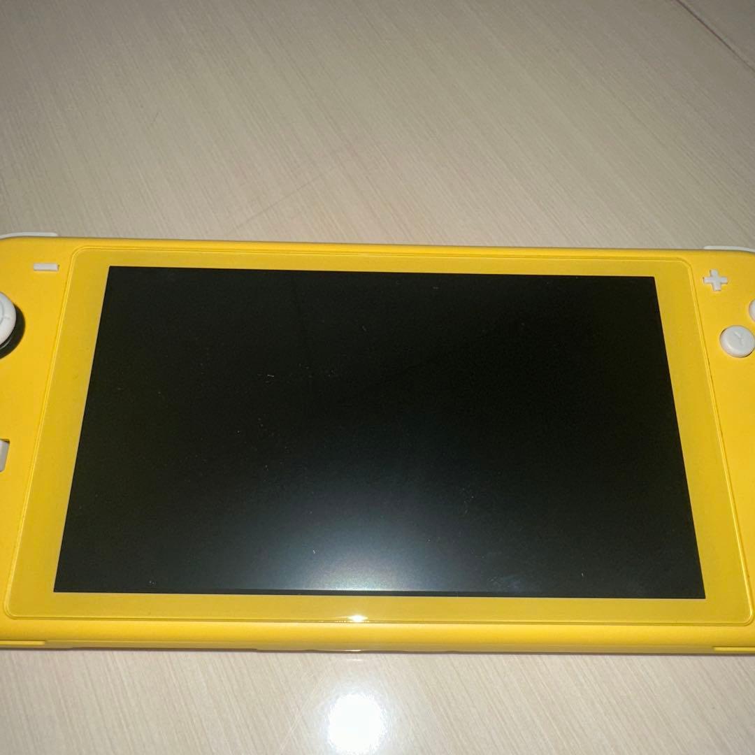 Nintendo Switch Lite イエロー スタンド付き