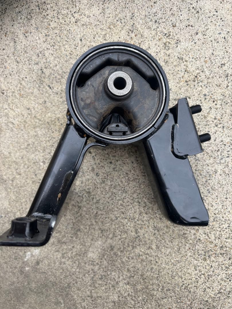 zc32s エンジンマウント