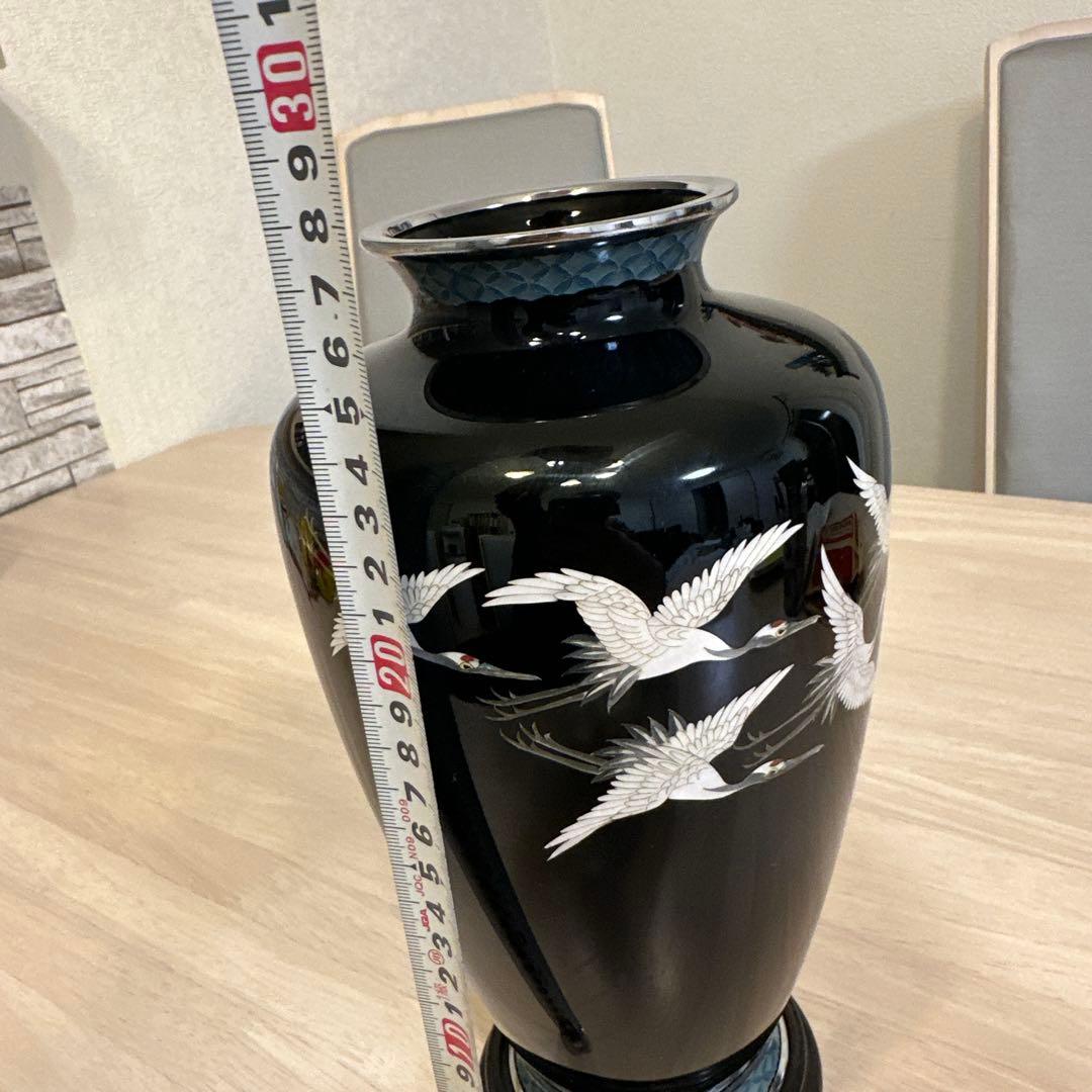 七宝焼、花瓶，金工，金属工芸，黒い鶴の絵柄の花瓶 約28cm