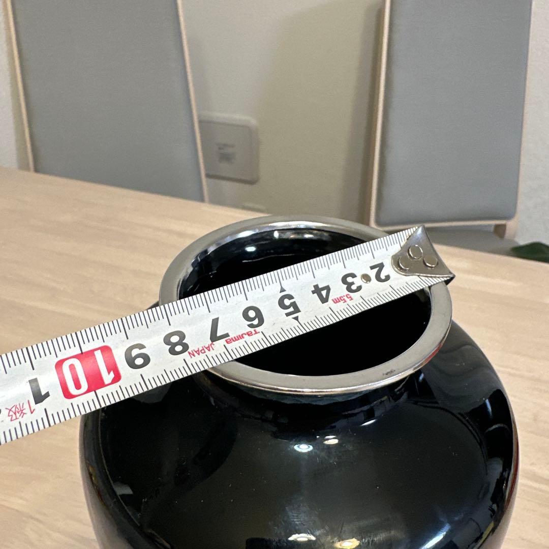 七宝焼、花瓶，金工，金属工芸，黒い鶴の絵柄の花瓶 約28cm