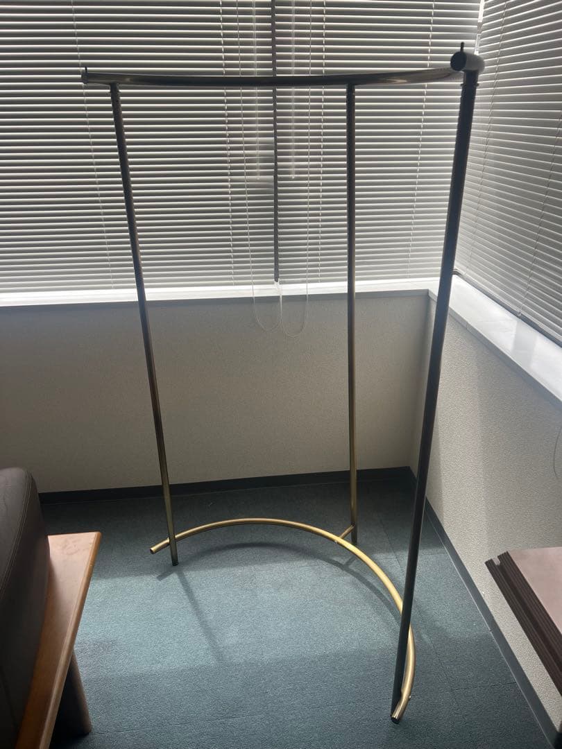 アンティークハンガーラック　ゴールド色