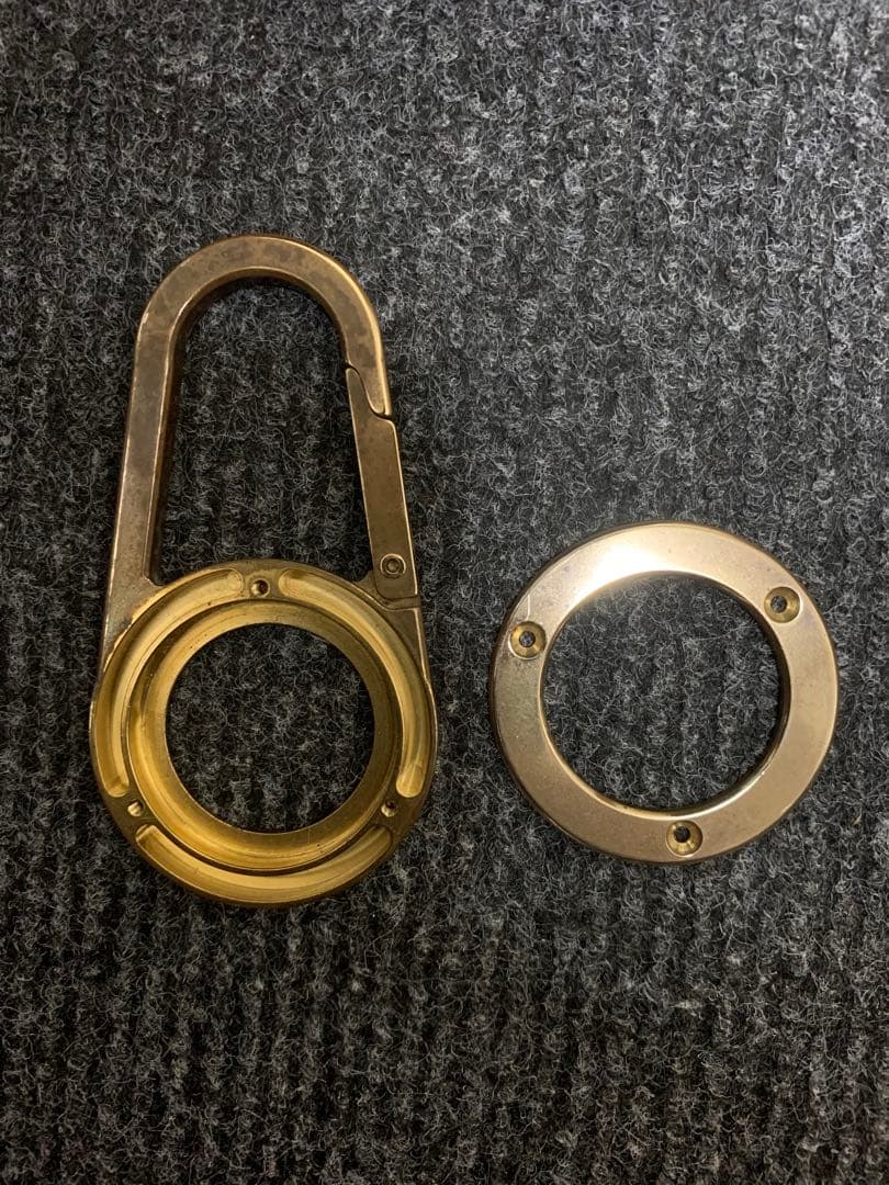 Saegusa inc. shop AirTag carabiner 真鍮