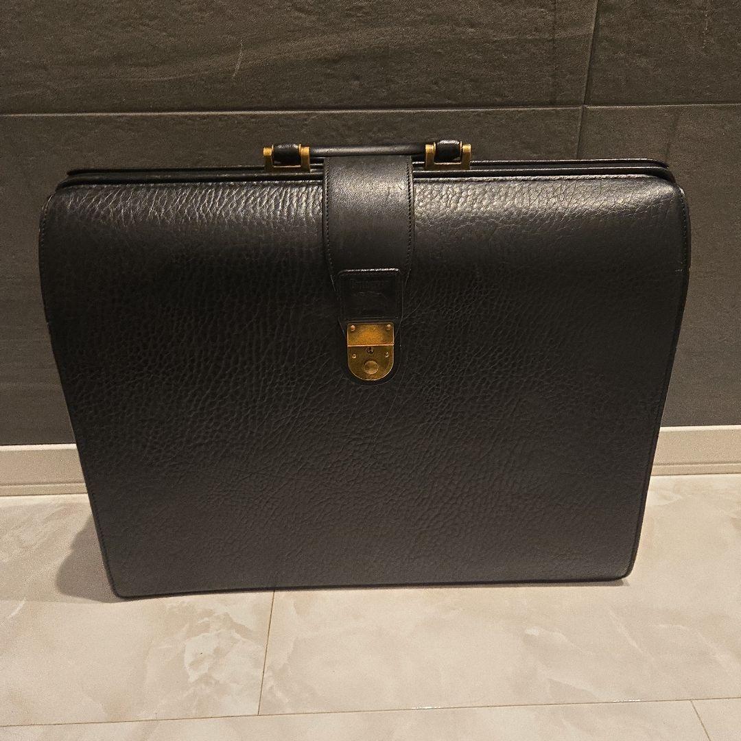 美品　バーバリー　ダレスバッグ　ドクターズバッグ　オールレザー　　黒色