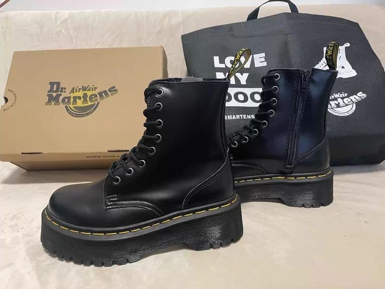 Dr.Martens 厚底 8穴 ハイカット マーチンブーツ レディース23cm