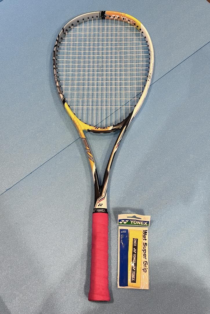 （美品）YONEX レーザーラッシュ 5V ガムブースト（26ポンド）