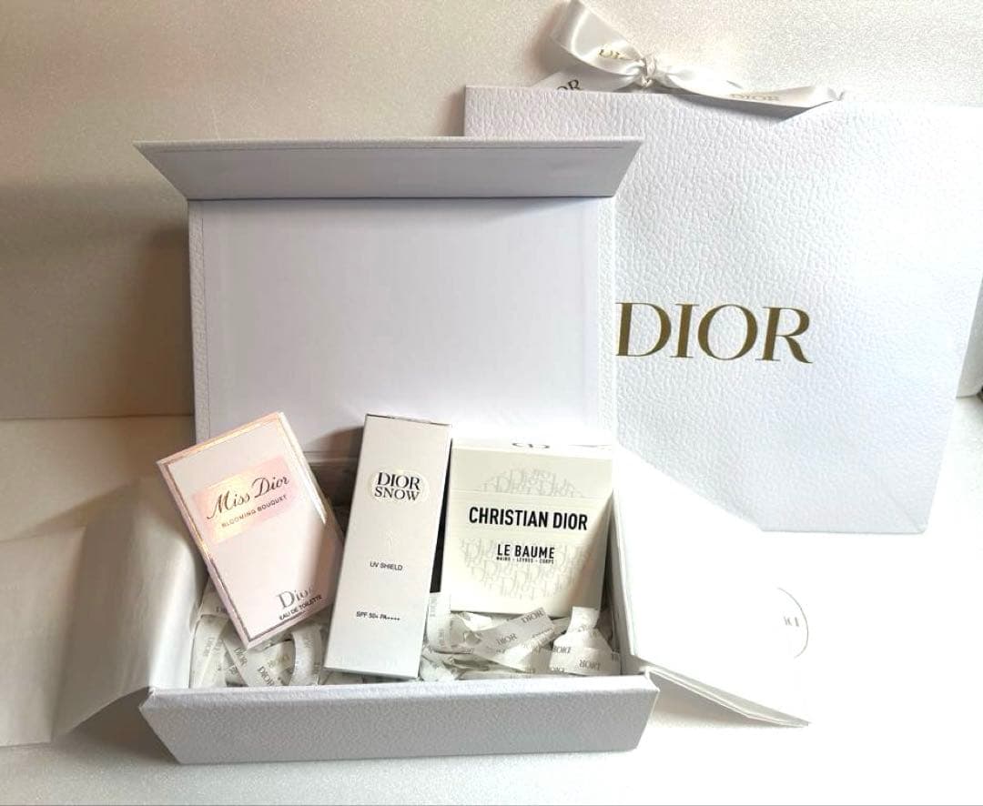 Christian Dior❣️ル ボーム❣️ スノー UVシールド新品未使用未開封