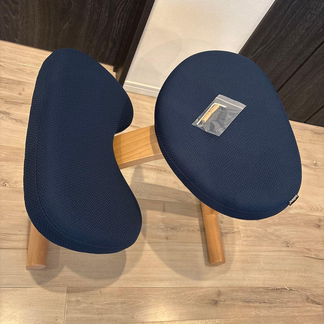 新型バランスイージー　ネイビー　専用カバー付き　バランスチェア