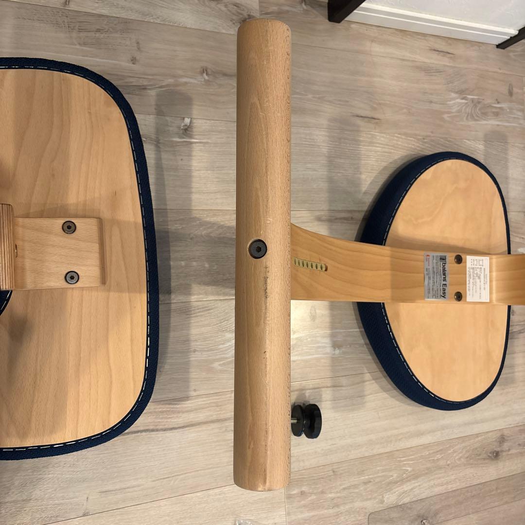 新型バランスイージー　ネイビー　専用カバー付き　バランスチェア