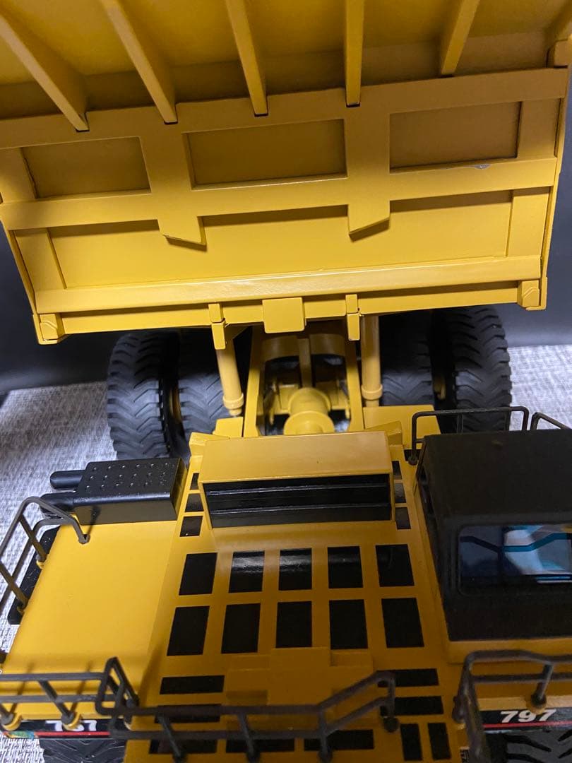 【CAT アメリカン　キャタピラー　797 ダンプトラック　鉱山用】