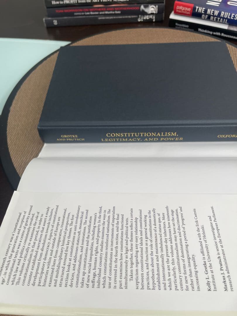 洋書 CONSTITUTIONALISM, LEGITIMACY, AND POWER