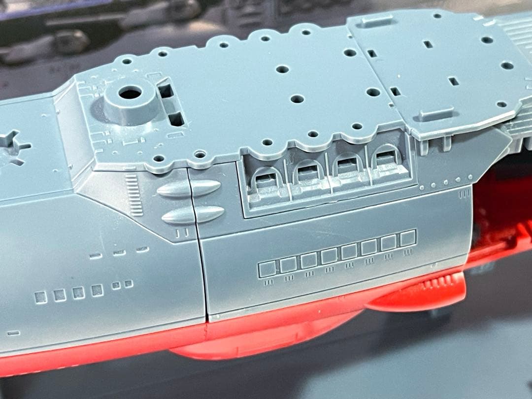 組立途中【バンダイ】宇宙戦艦ヤマト2199 コスモリバースVer. 1/1000