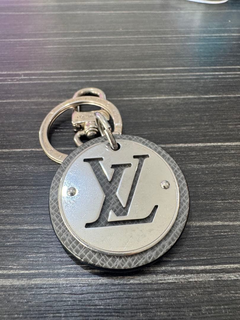 ルイヴィトン サークル シルバー キーリング キーホルダー チャーム