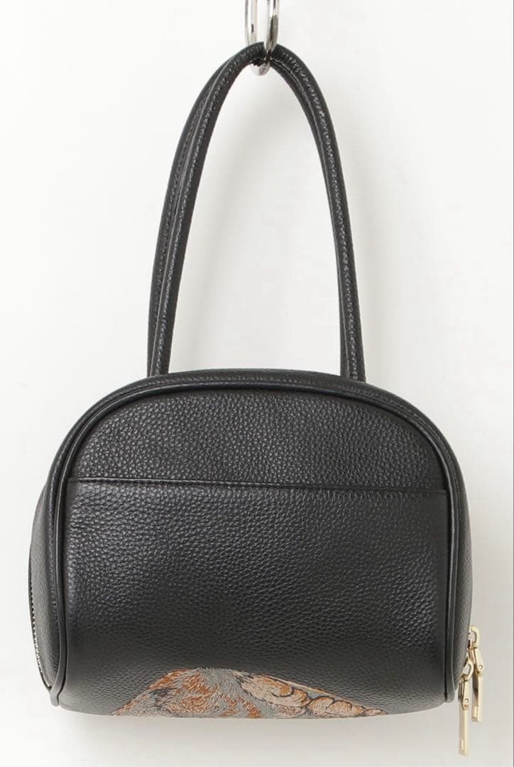 希少完売品ear PAPILLONNER(イアパピヨネ)　猫刺繍　ハンドバッグ