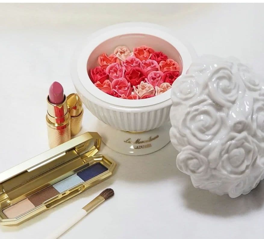 新品未使用 レ・メルヴェイユーズ ラデュレ リミテッド エディション ローズ