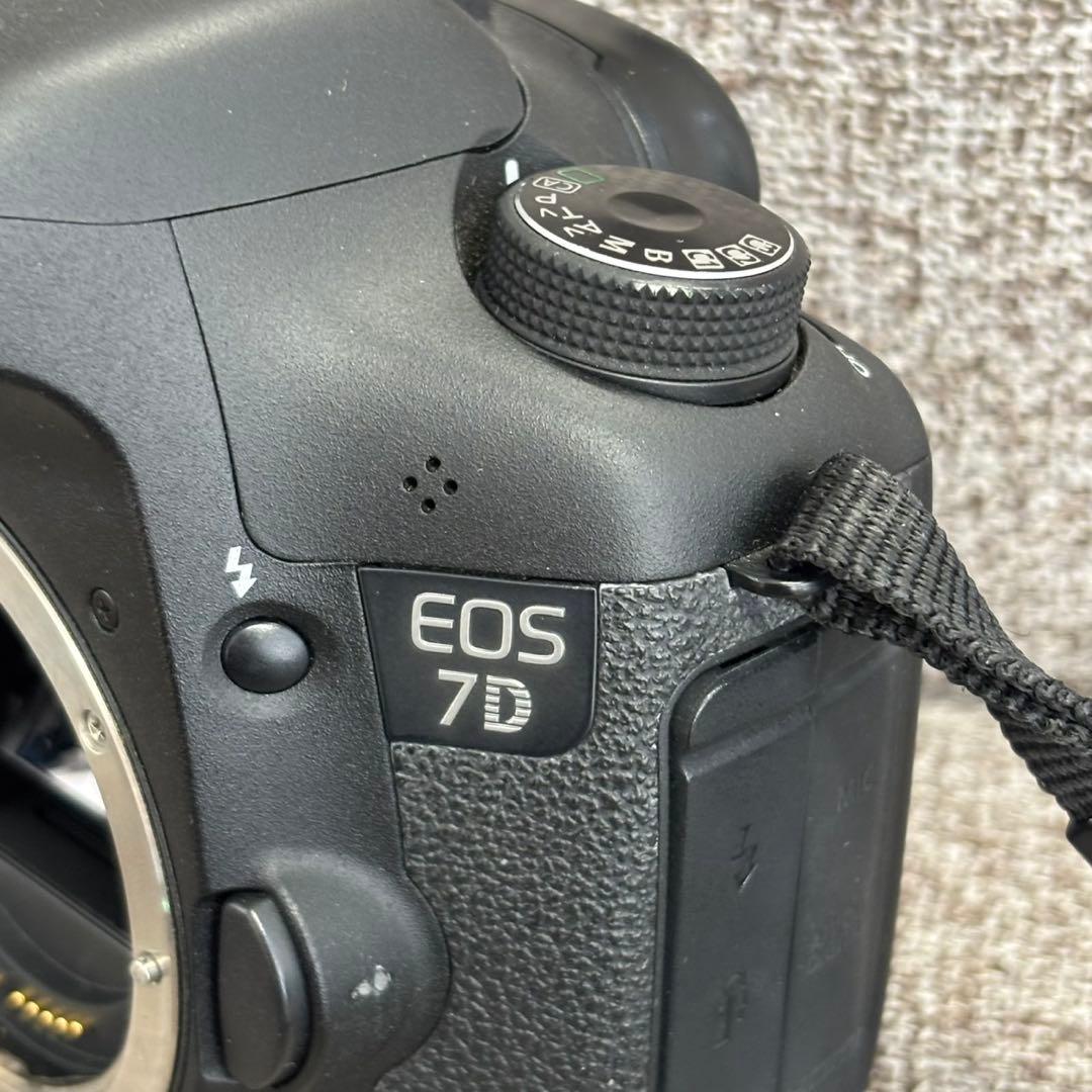 ■ Canon キヤノン EOS 7D デジタル一眼レフカメラ ボディ