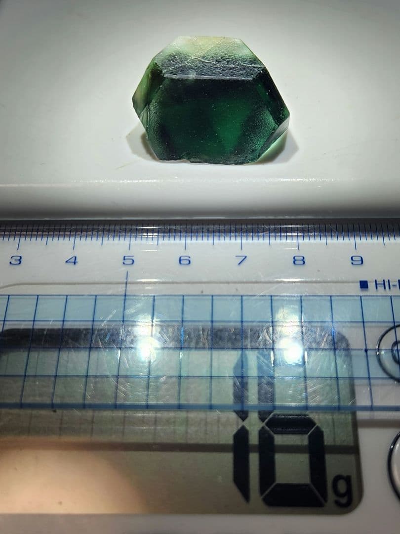 エイリアン アイ？フローライト原石