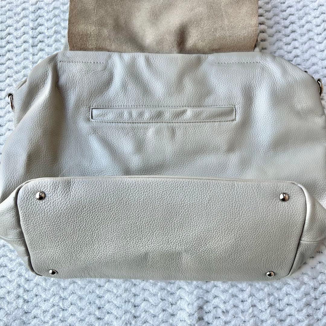 イアパピヨネ レザーフラップ2WAYバッグ　Lサイズ