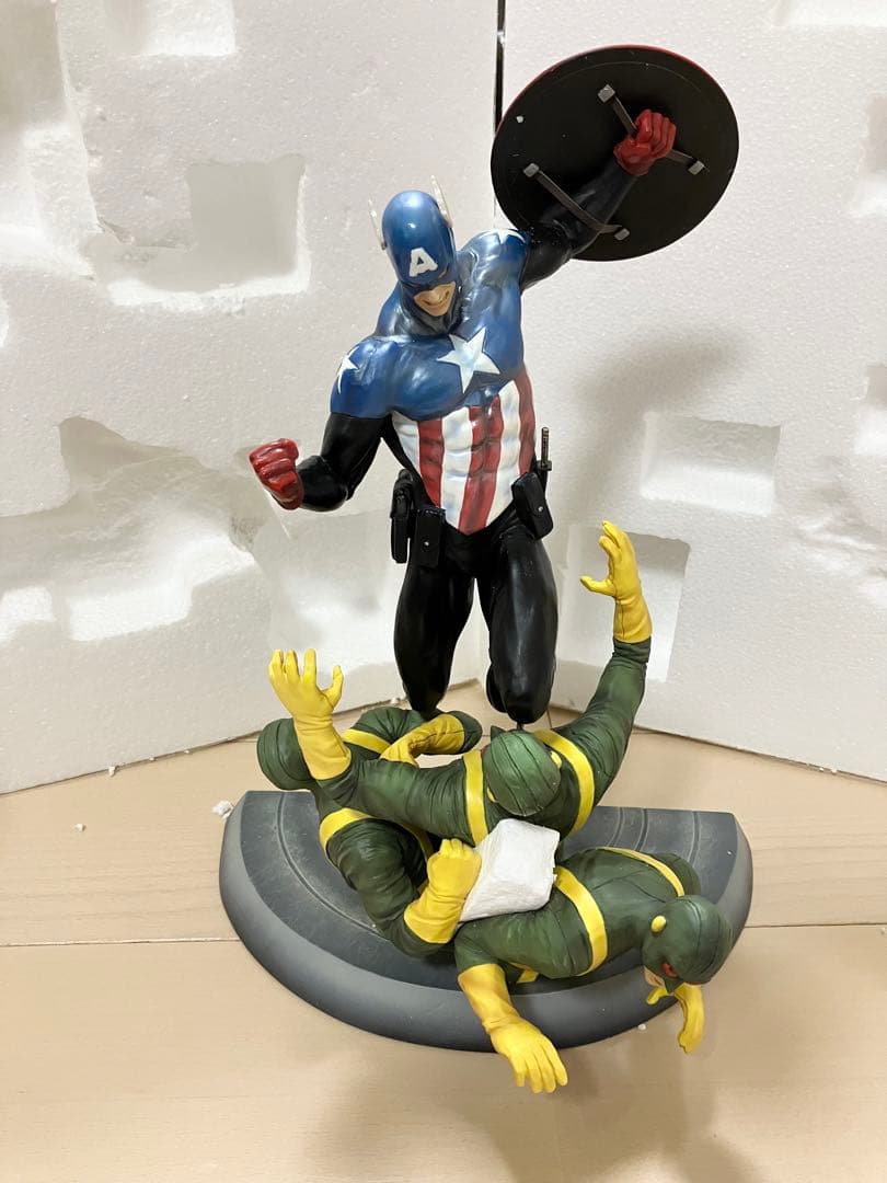 1000体限定　ニューキャプテンアメリカ　コトブキヤ　ファインアートスタチュー