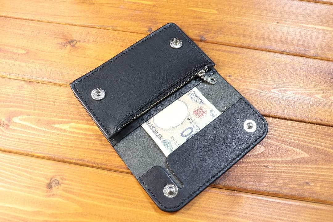 フラワースタッズ　ミドルトラッカーウォレット 　ハトメ小判カン付き