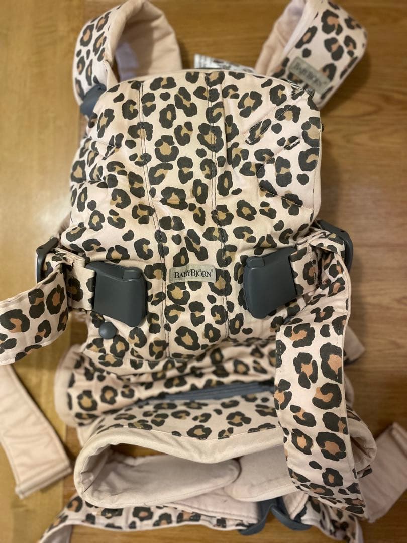 BabyBjorn ヒョウ柄 抱っこ紐