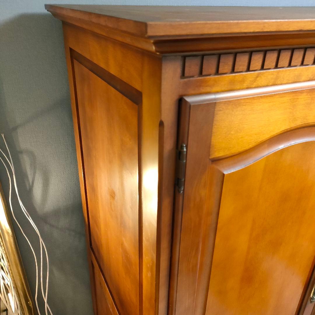 横浜ダニエル アンティーク ワードローブ