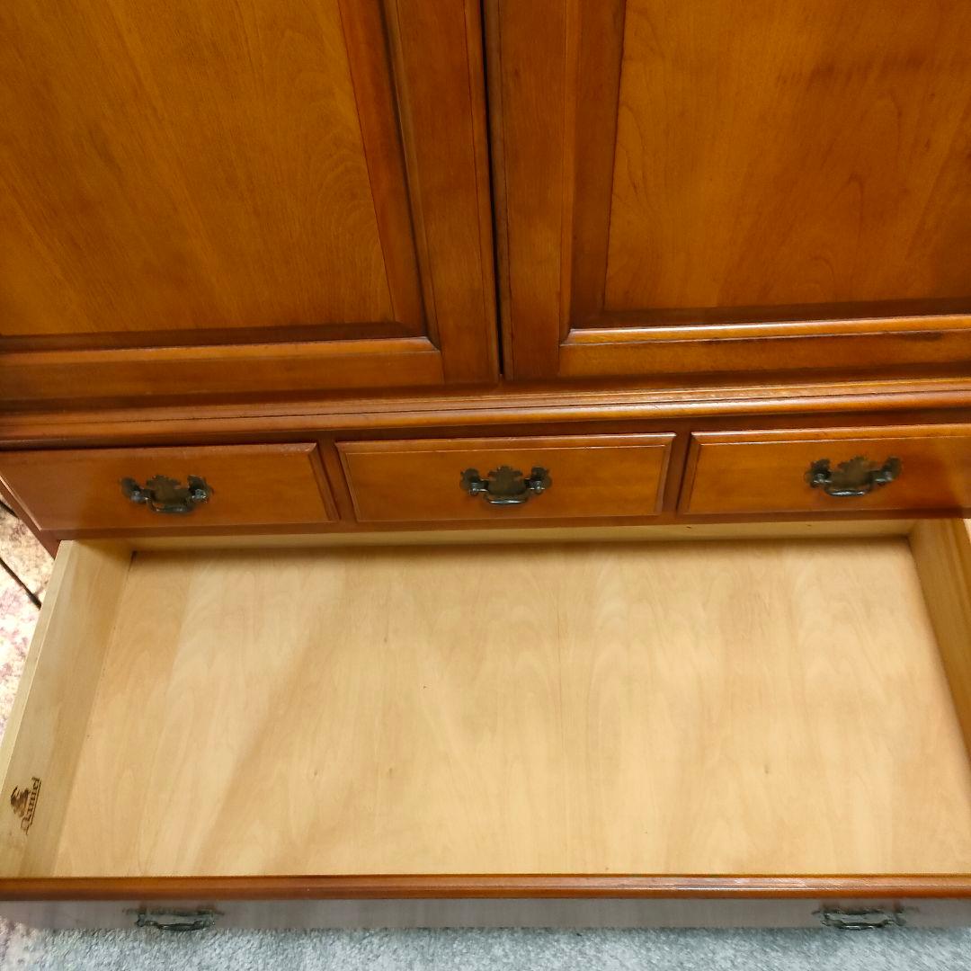 横浜ダニエル アンティーク ワードローブ