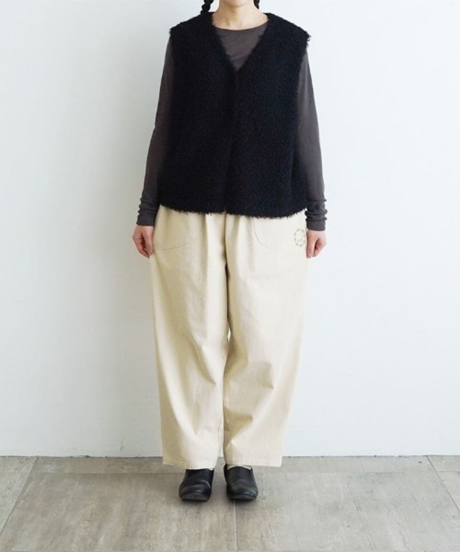 オオカミと手紙に添えたドライフラワーと　とおし