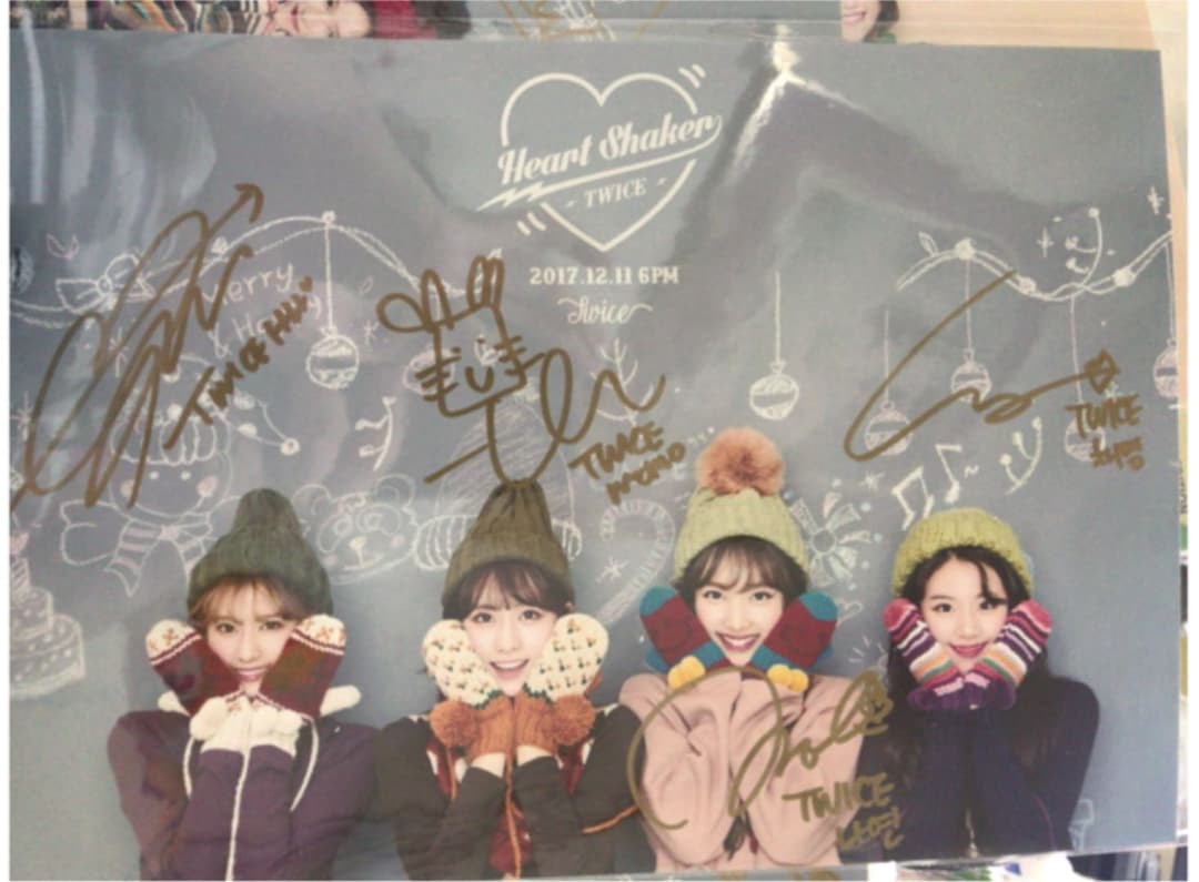 TWICE サナ　モモ　サイン　直筆　激レア　A4スチール写真