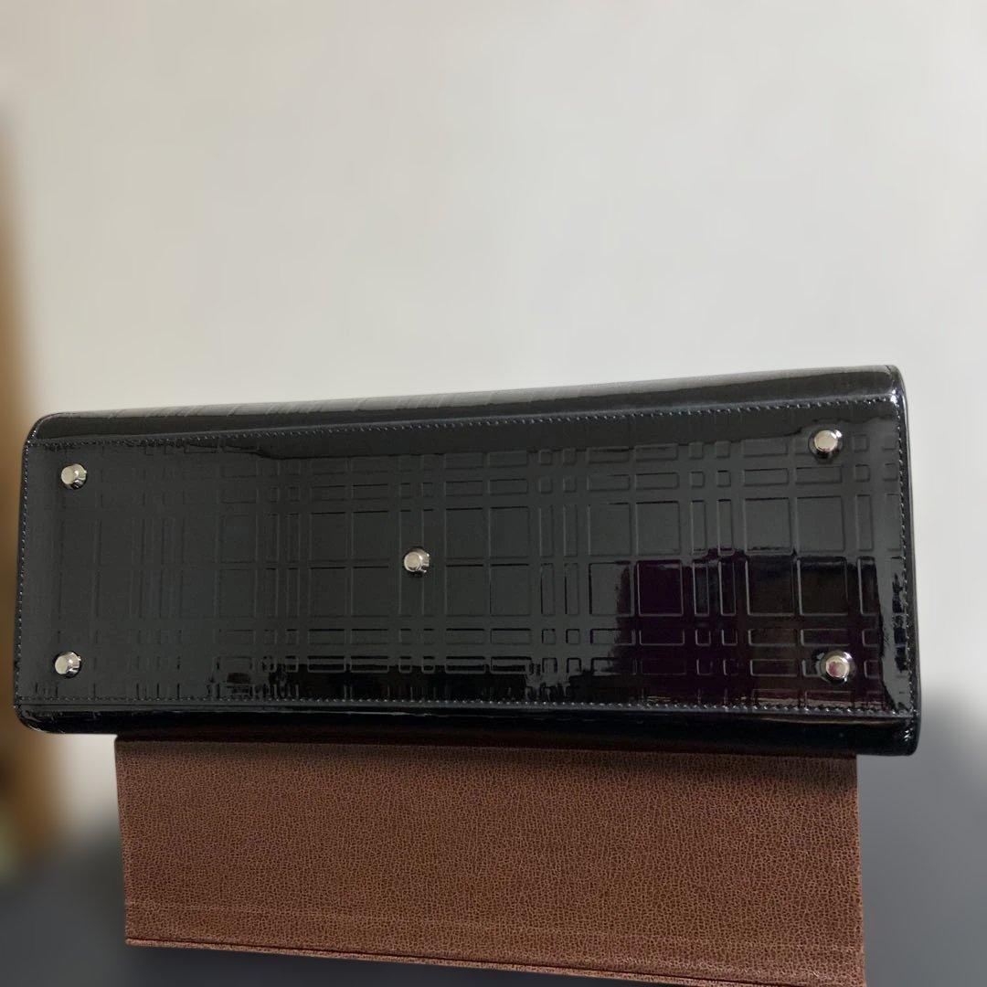 本日限定　新品　未使用品　バーバリー エナメル　黒　ハンドバッグ