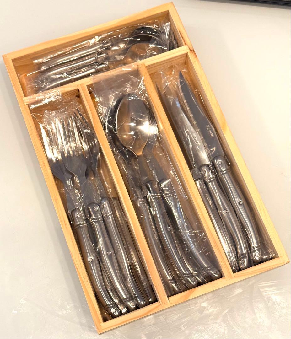 Laguiole elite カトラリーセット 24本入り　シルバー　刻印入り