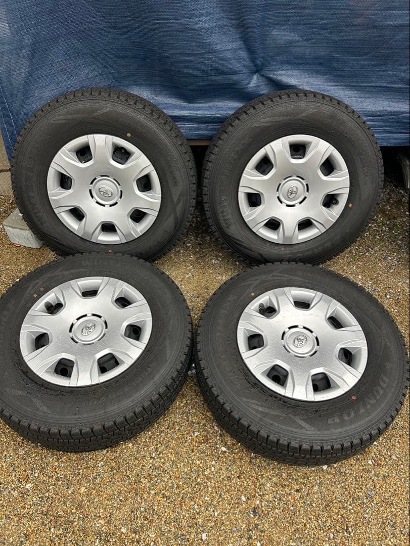 ハイエース2023年スタッドレス 195/80R15 4本セット ナット付き！