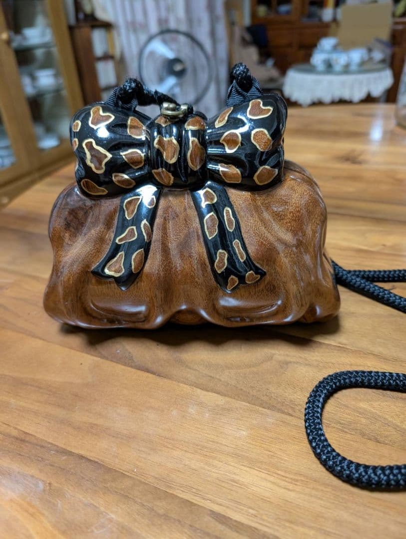 TIMMY WOODS リボン型パーティーバッグ