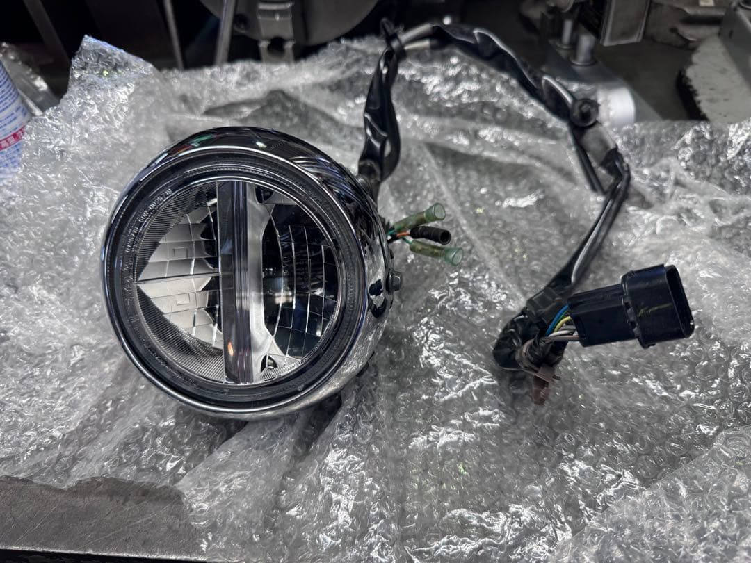 ホンダ　スーパーカブ　純正LED ヘッドライト