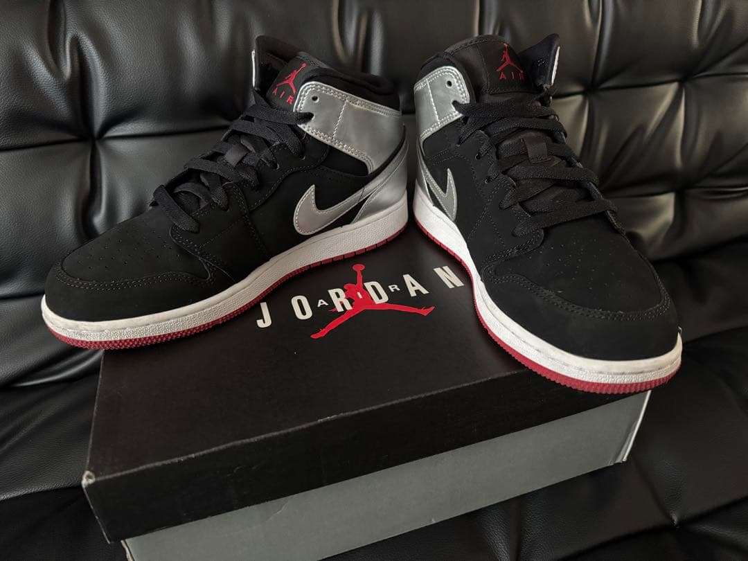 【美品・付属品完備】NIKE AIR JORDAN 1 MIDブラック×シルバー