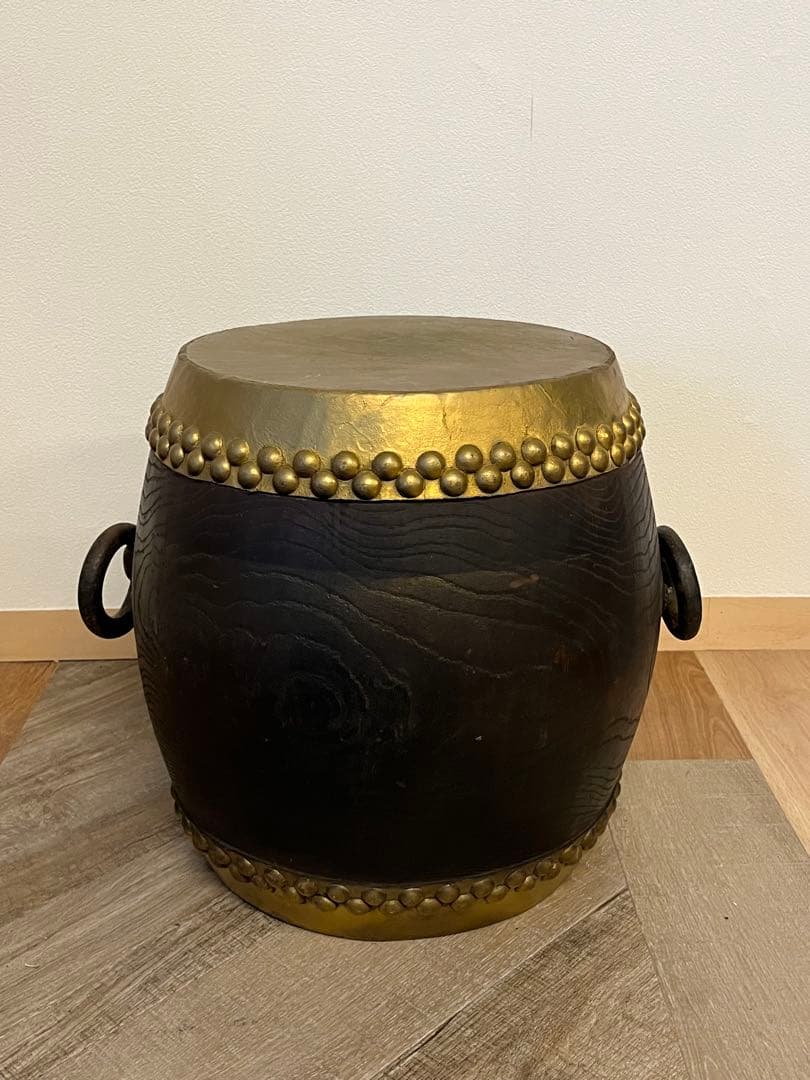 1尺3寸 和太鼓 木製 金塗(面) 時代物 古鉄のような持ち手 重さ 7.9kg